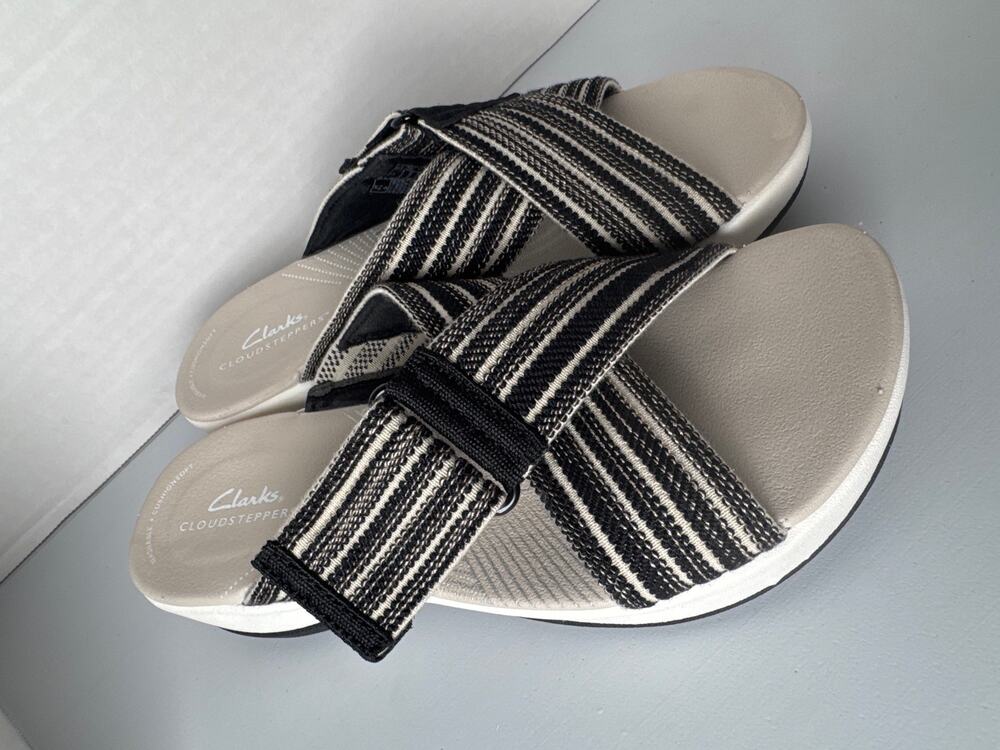 Clarks womens Arla WaveSlide Sandal cream and black size 8